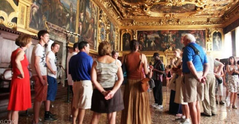 stroll-the-halls-of-doges-palace-on-a-guided-tour-in-venice-2