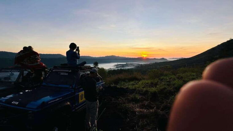 sunrise-jeep-tour-mount-batur-hot-spring-private-tour