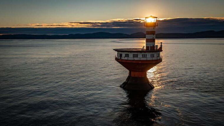 tadoussac-charlevoix-whales-fjord-morning-or-twilight