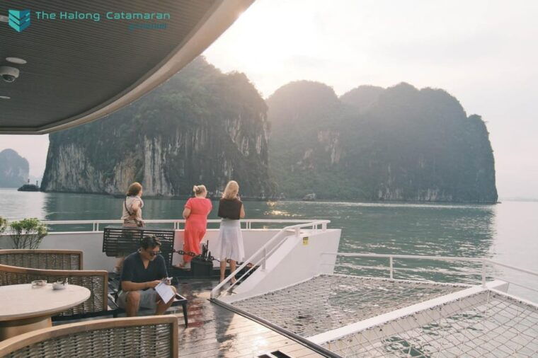 top-luxury-taliya-day-cruise-halong-bay-lan-ha-bay