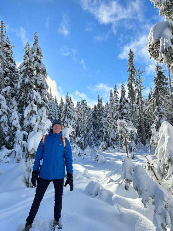 vancouver-north-shore-mountains-snowshoeing-with-transfer