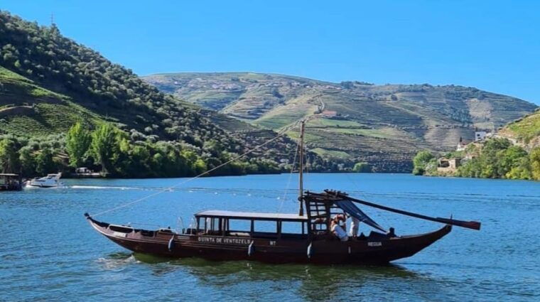 visit-pinhao-visit-and-wine-tasting-panoramic-cruise