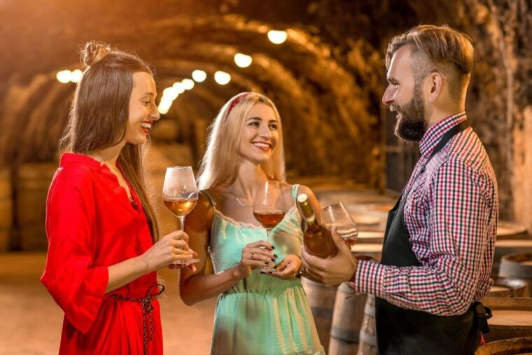 warsaw-wine-tasting-private-tour-with-wine-expert