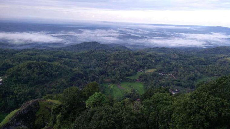yogyakarta-soft-trekking-tour-to-nglanggeran-ancient-volcano