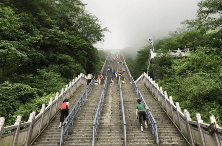 zhangjiajie-tianmen-mountain-tour-tianmen-fox-fairy-show