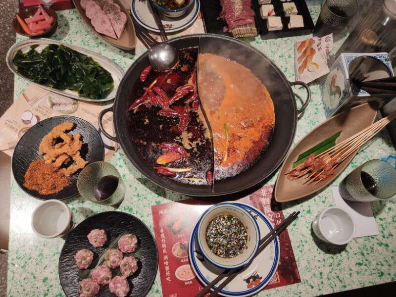 a-delicious-food-tour-through-the-heart-of-the-city