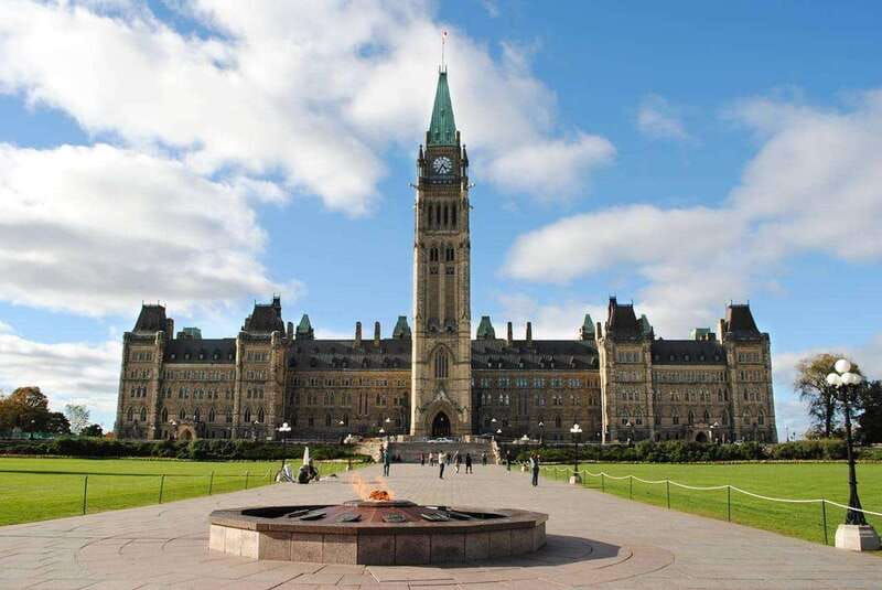 a-romantic-walking-tour-through-ottawa