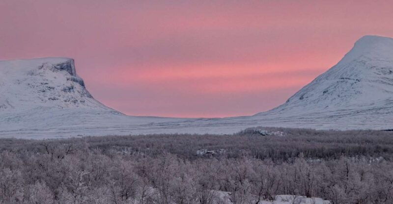 abisko-national-park-scenic-morning-hike-with-transfer