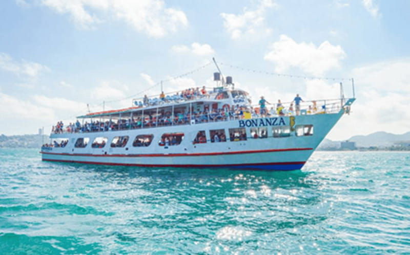 acapulco-sunset-on-yacht-bonanza-tour