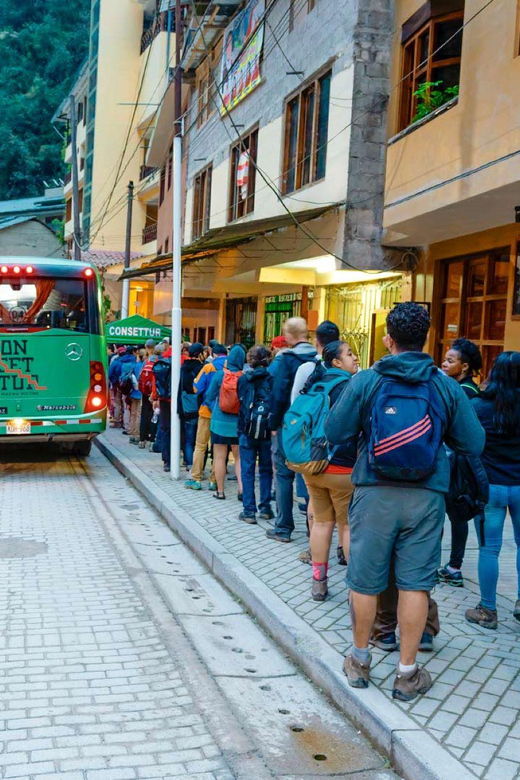 aguas-calientes-machu-picchu-guided-tour-hotel-transfers