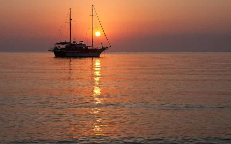 alanya-sunset-boat-includes-soft-drinks-and-dinner