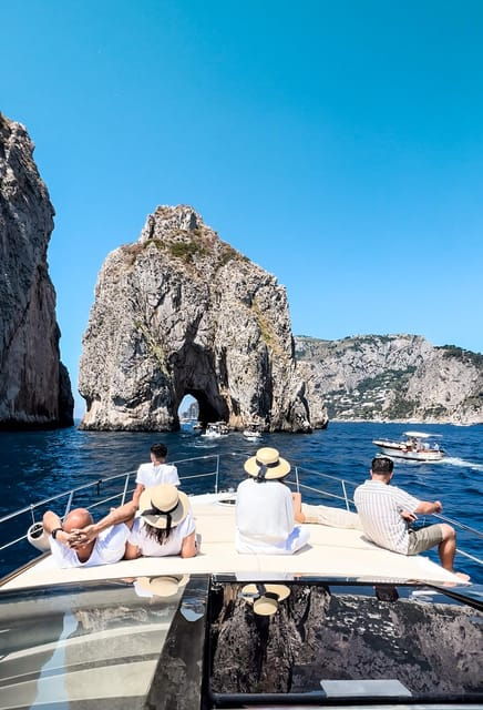 amalfi-coast-and-capri-exclusive-yacht-cruise