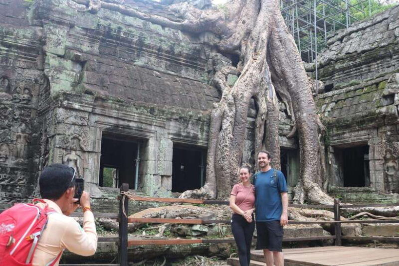 angkor-sunrise-expedition-cycling-through-serene-backroads
