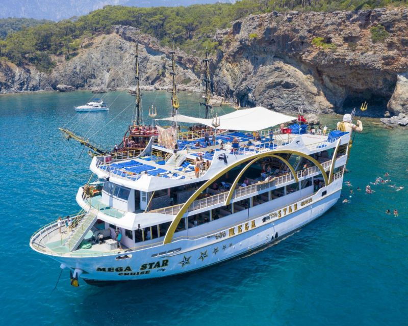 antalya-kemer-megastar-catamaran-cruise-with-foam-party