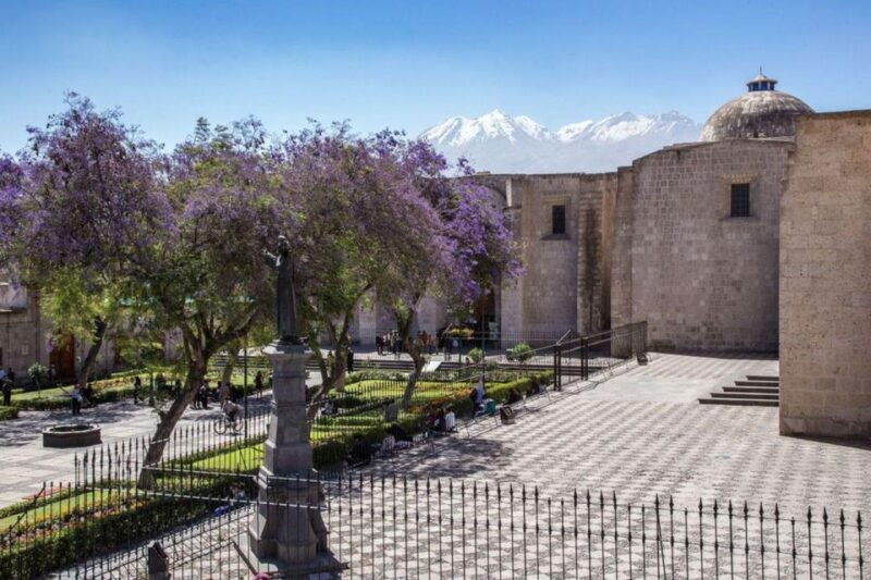 arequipa-walking-tour-and-santa-catalina-monastery-2