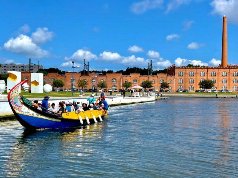 aveiro-in-the-heart-typical-boat-ride-in-aveiro