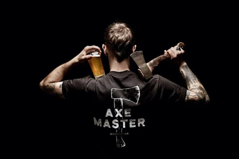axe-throwing-craft-beer-experience-in-hamburg