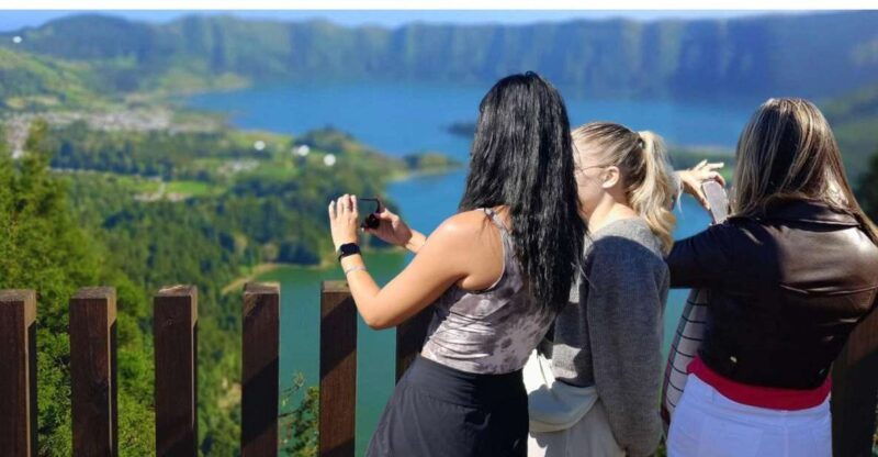 azores-shore-tour-sete-cidades-with-small-wine-cheese