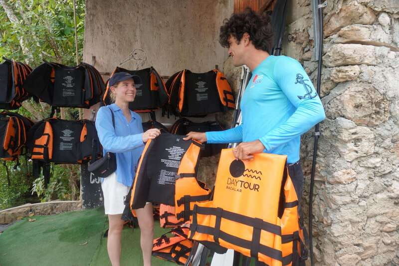 bacalar-3-hr-pontoon-boat-tour-with-beach-club-kayaks