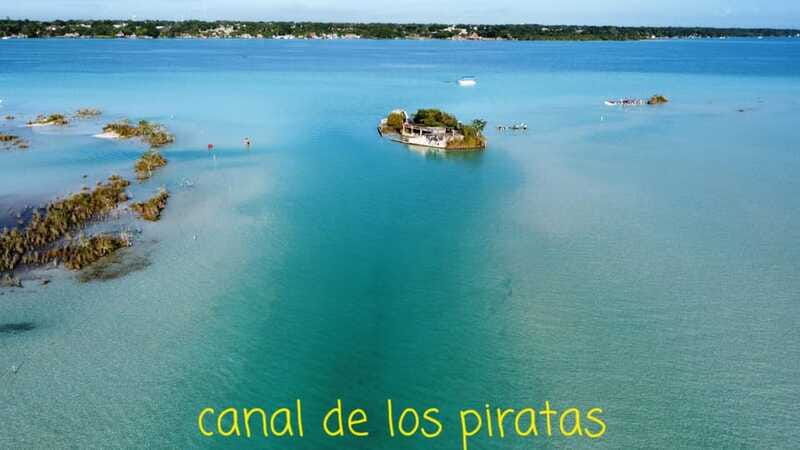 bacalar-shared-pontoon-boat-tour