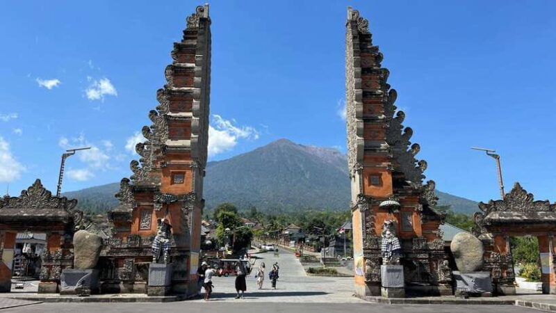 bali-besakih-temple-tukad-cepung-waterfall-penglipuran