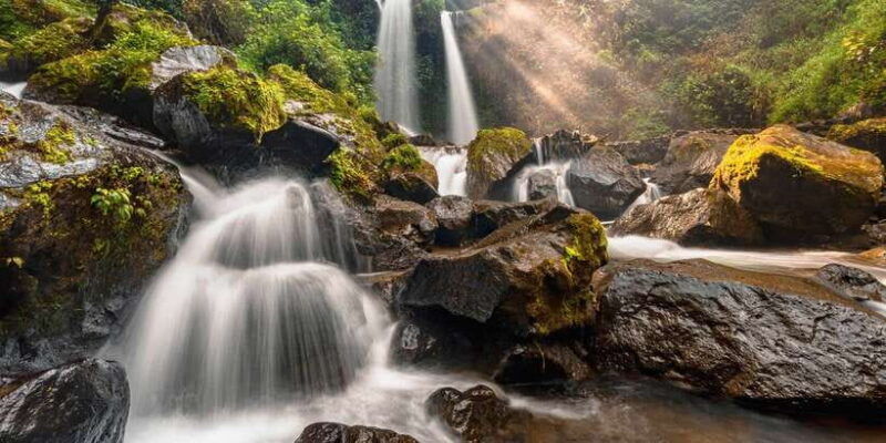 bali-secret-garden-ulun-danu-temple-and-waterfall-tour