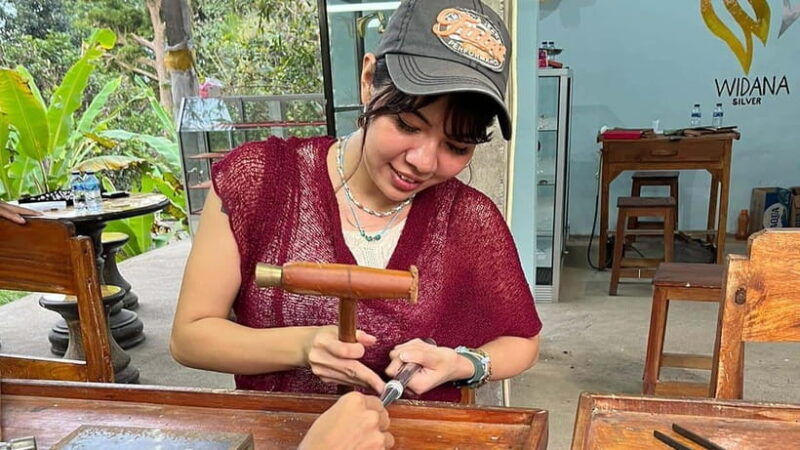bali-silver-artistry-class-create-unique-jewelry-in-sidemen