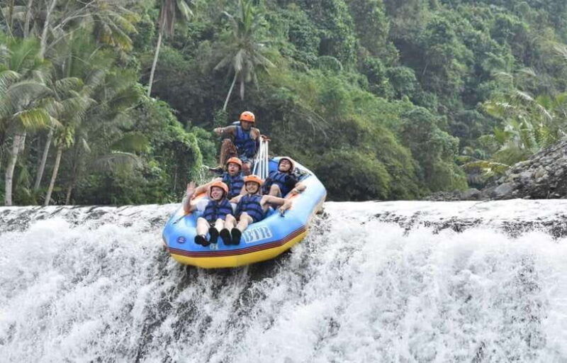 bali-telaga-waja-white-water-river-guided-rafting-lunch