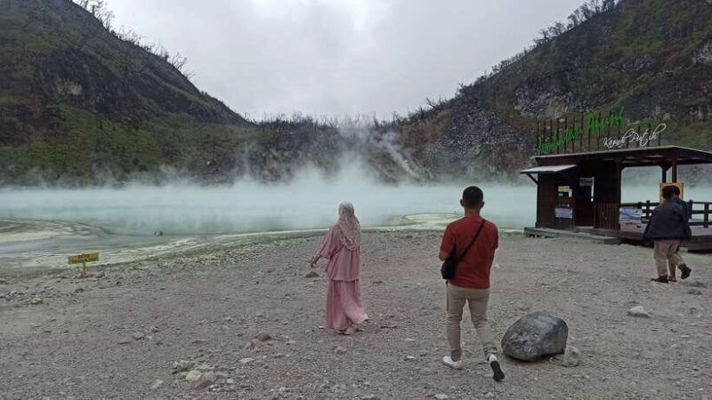bandung-volcano-hot-spring-mud-bathing-tea-tour