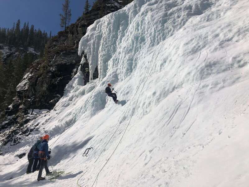 banff-introduction-to-ice-climbing-for-beginners