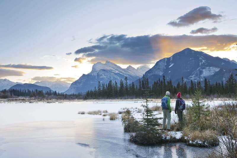 banff-national-park-lake-louise-upper-hot-springs-tour