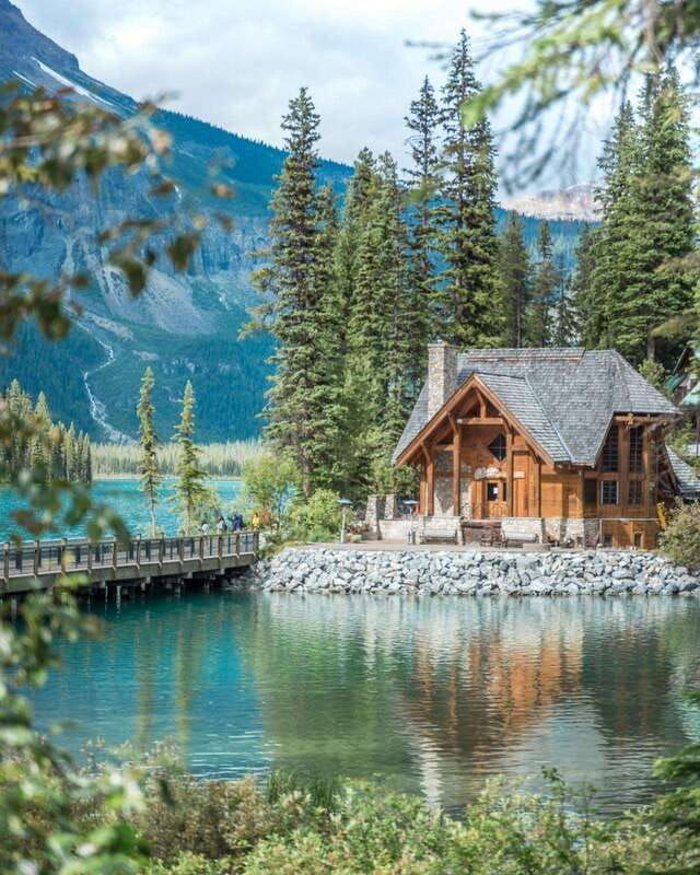 banff-tour-louise-emerald-lake-falls-and-johnston-canyon