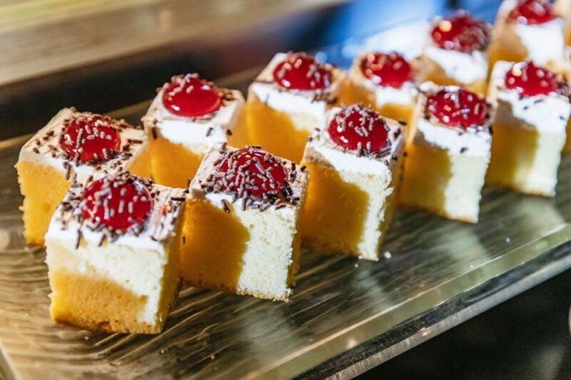 bangkok-alangka-luxury-buffet-dinner-cruise-with-live-music