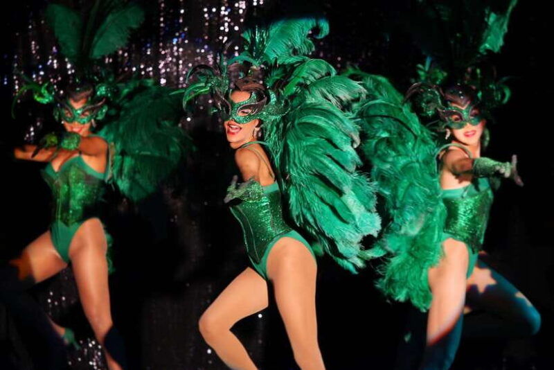 bangkok-calypso-cabaret-show-with-thai-set-dinner