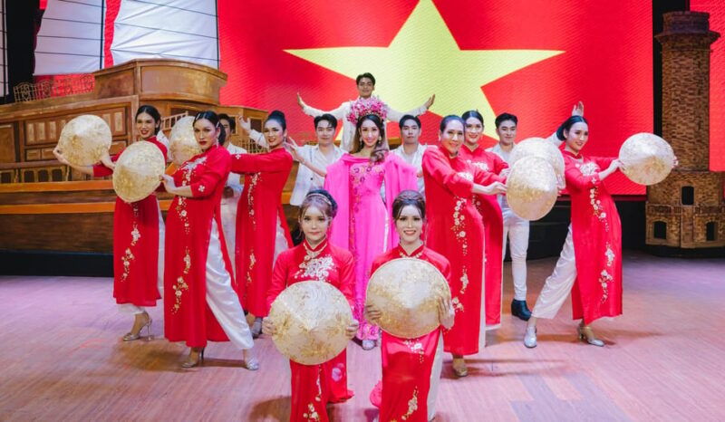 bangkok-golden-dome-cabaret-show-entry-ticket