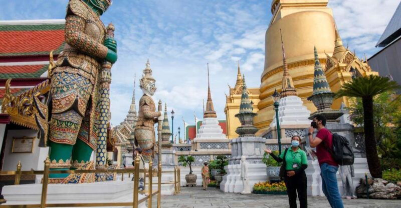bangkok-grand-palace-and-wat-arun-guided-walking-tour