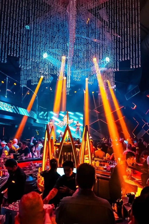 bangkok-sukhumvit-district-bar-and-club-crawl-with-shots