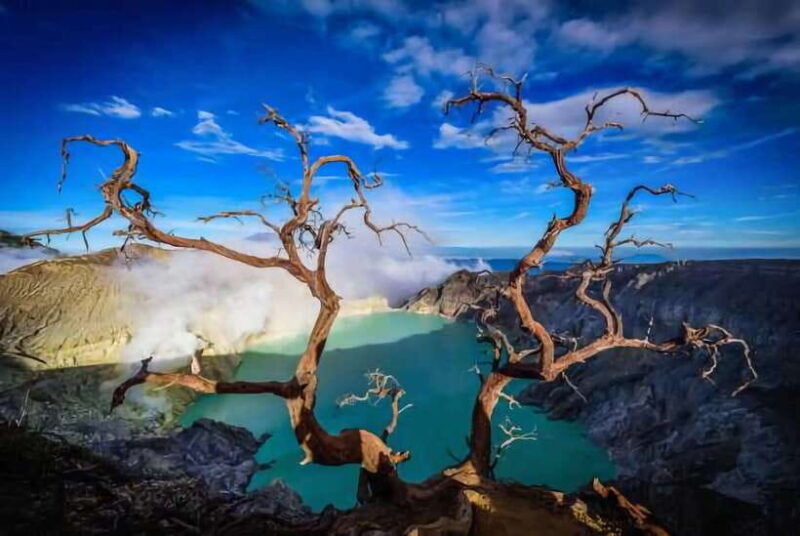 banyuwangi-ijen-blue-fire-tour-with-transfer-services