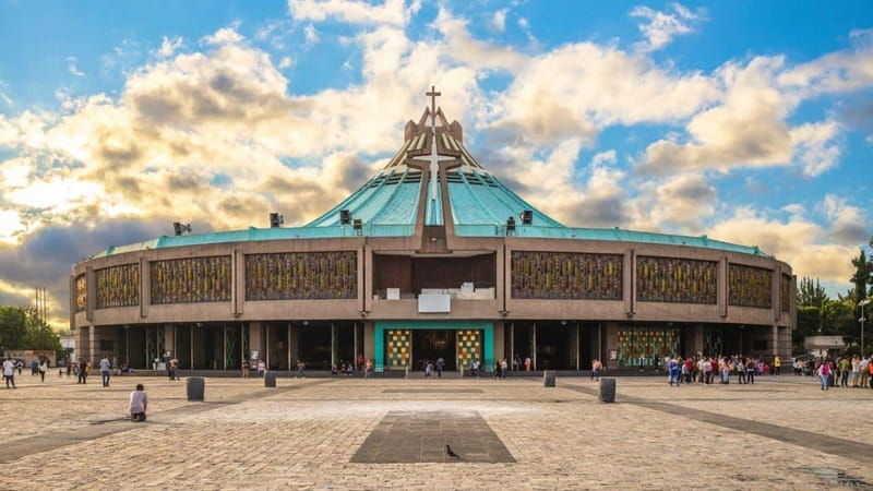 basilica-of-our-lady-of-guadalupe-private-tour-transport