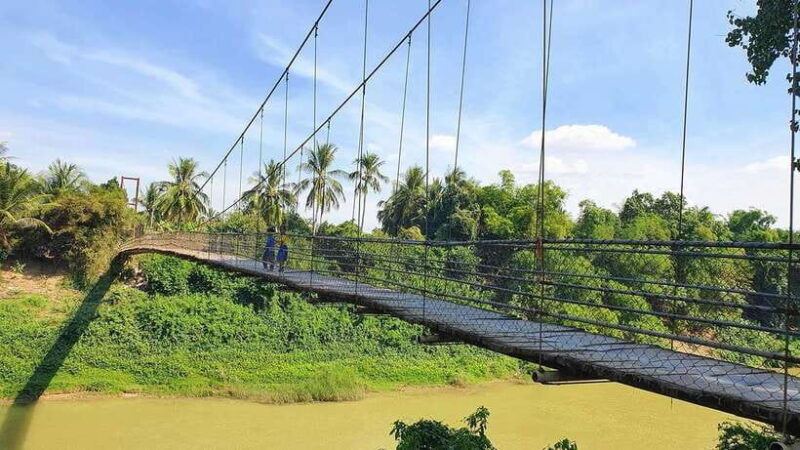 battambang-tuk-tuk-bamboo-train-killing-bat-caves-sunset