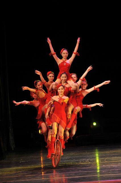 beijing-night-tour-with-acrobatics-show-pekingduck-dinner