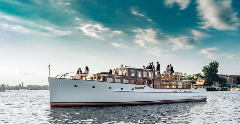 berlin-evening-yacht-cruise-with-aperitif-optional-dinner