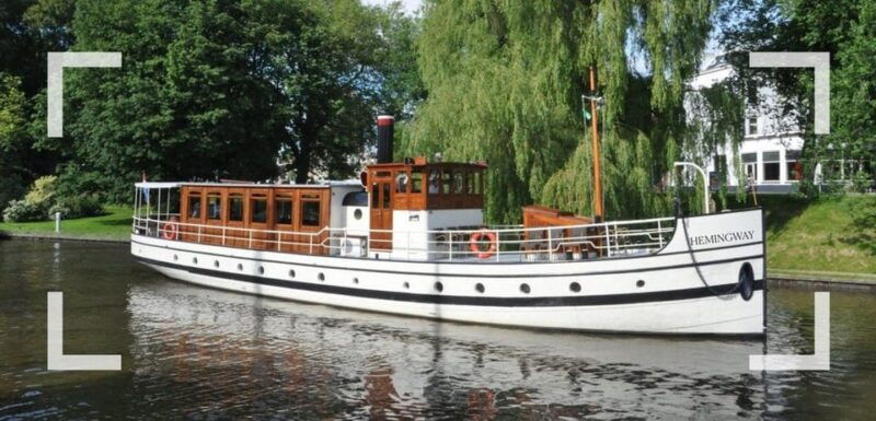 berlin-historic-boat-sightseeing-city-center-tour