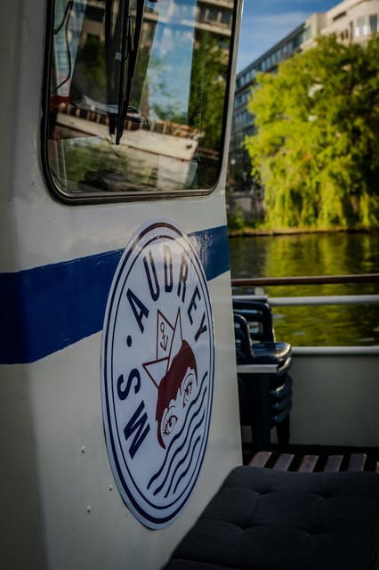 berlin-spree-cruise-with-three-drag-queens-ms-audrey