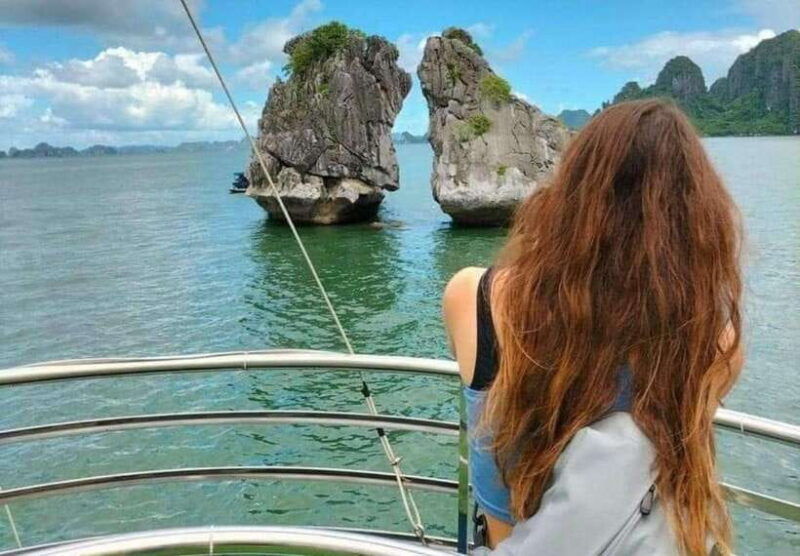best-halong-day-boat-tour-lunch-kayak-caves-titop-island