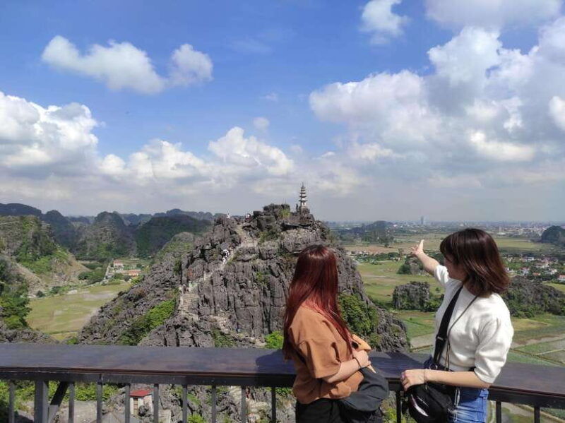 best-ninh-binh-day-tour-tam-coc-hoa-lu-lunch-cycling
