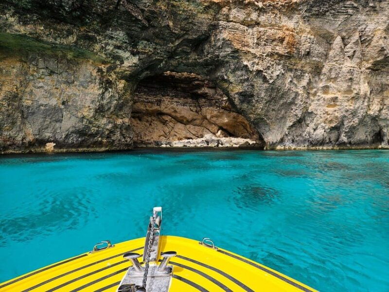 blue-lagoonmalta-crystal-lagoon-cominoprivate-speedboat