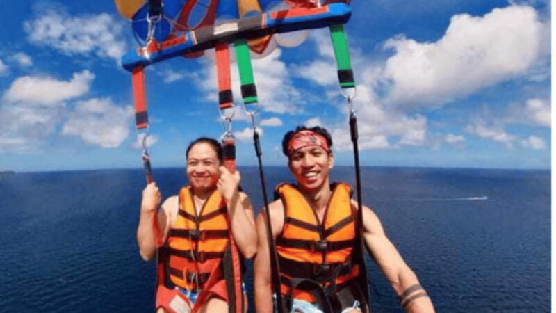 boracay-15-minute-parasailing-adventure