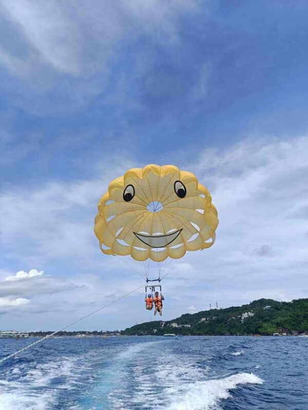boracay-parasailing