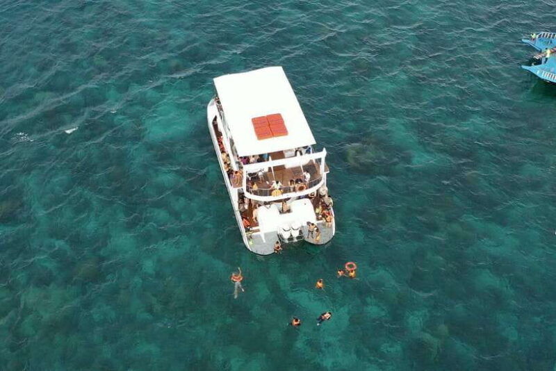 boracay-sunset-boat-party-with-snacks